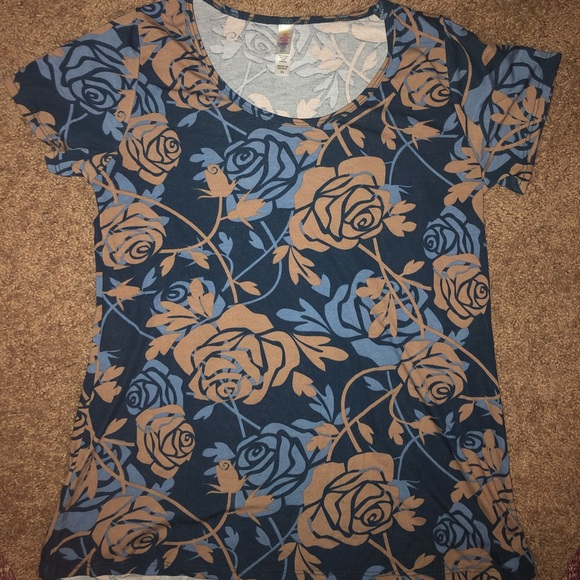 LuLaRoe Tops - EUC DISNEY ROSES XS lularoe classic T LuLaRoe Tops - EUC DISNEY ROSES XS lularoe classic T